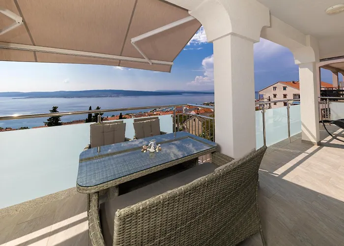 Panorama Apartment *
