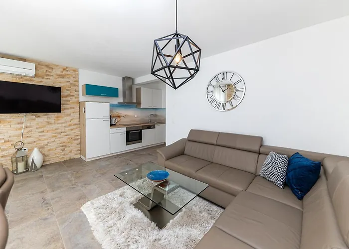 Panorama 茨里克韦尼察