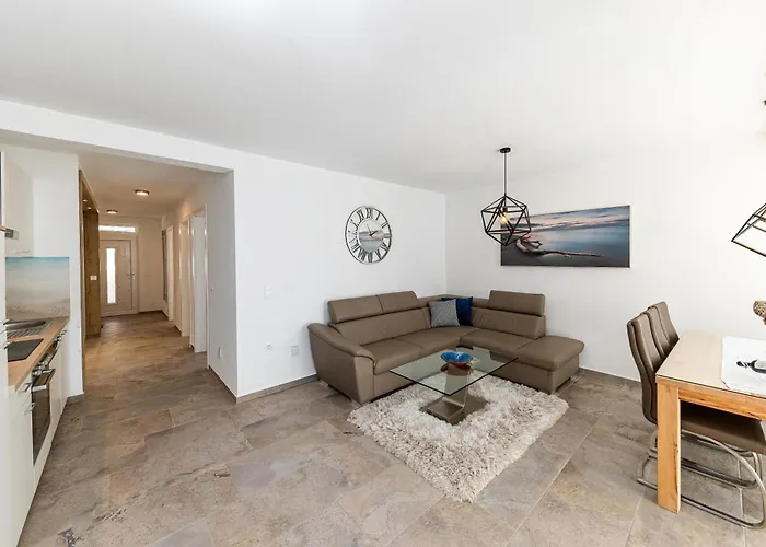 Panorama 茨里克韦尼察